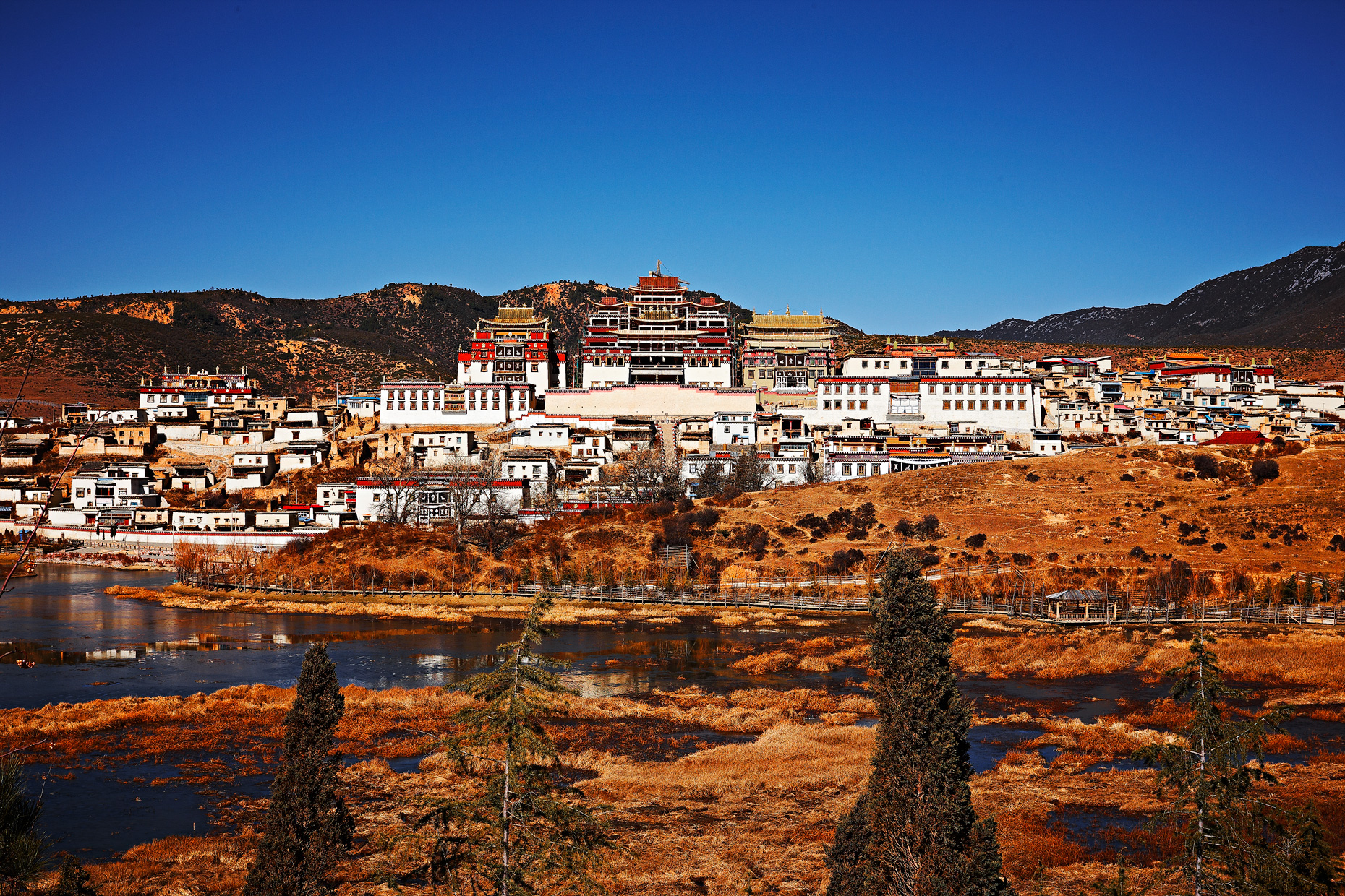 Shangri-La-Temple.jpg
